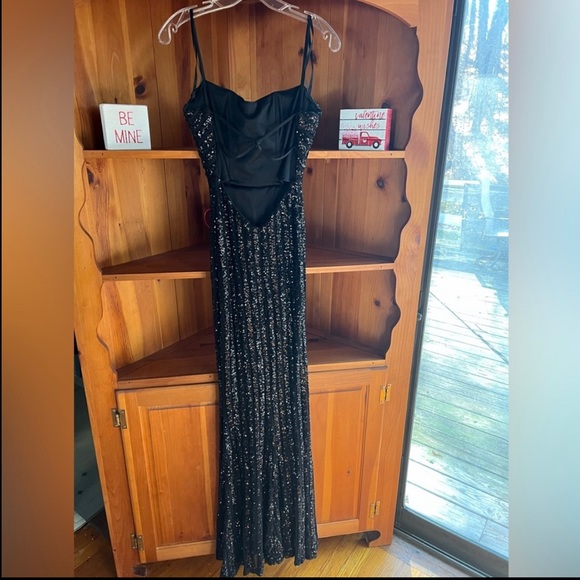 La Femme Simple & Elegant black on black striped gown! Beautiful!🖤🖤 - Picture 12 of 12